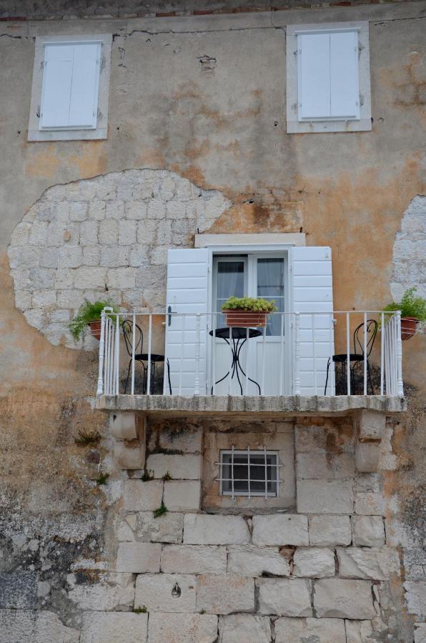 Apartamento Castel Nonna Franka Sutivan Exterior foto