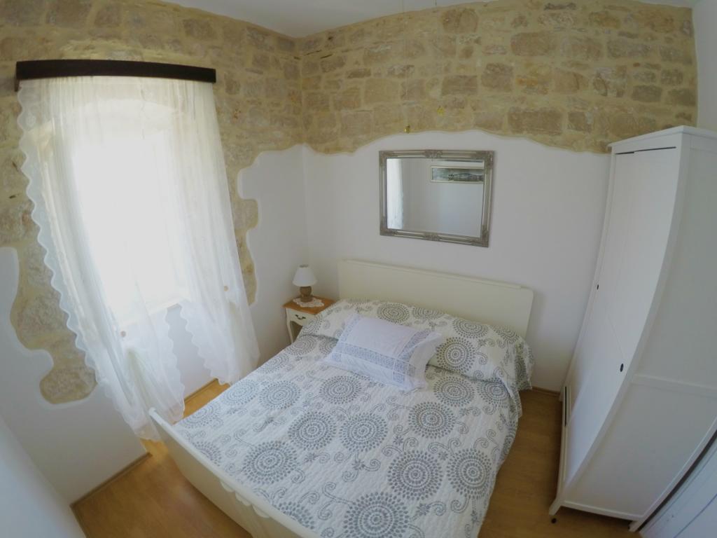 Apartamento Castel Nonna Franka Sutivan Exterior foto