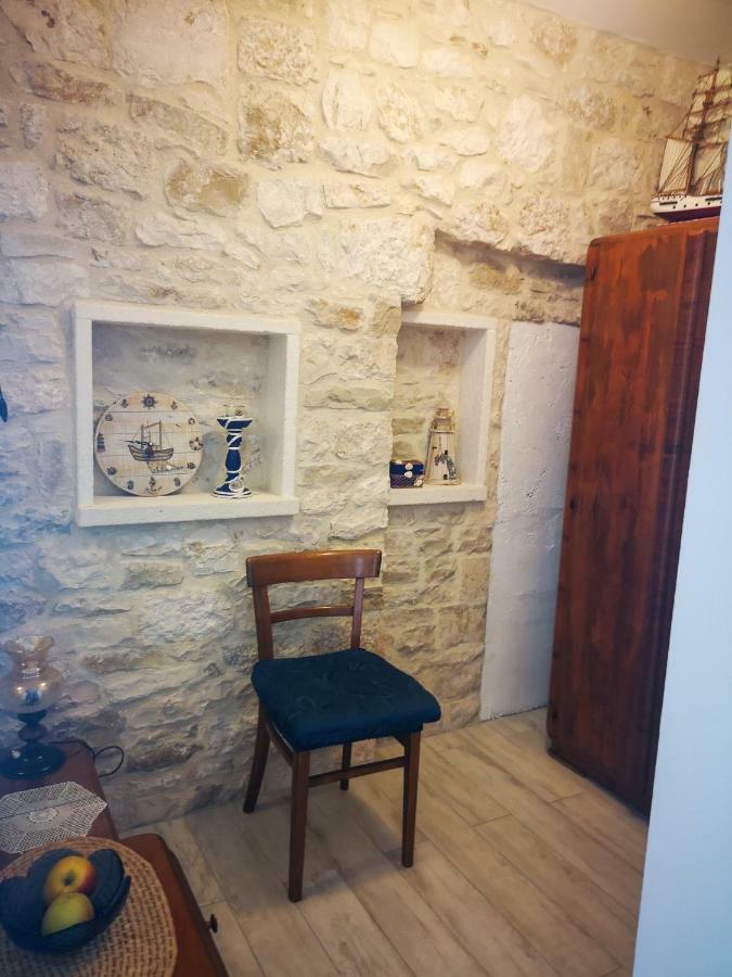 Apartamento Castel Nonna Franka Sutivan Exterior foto