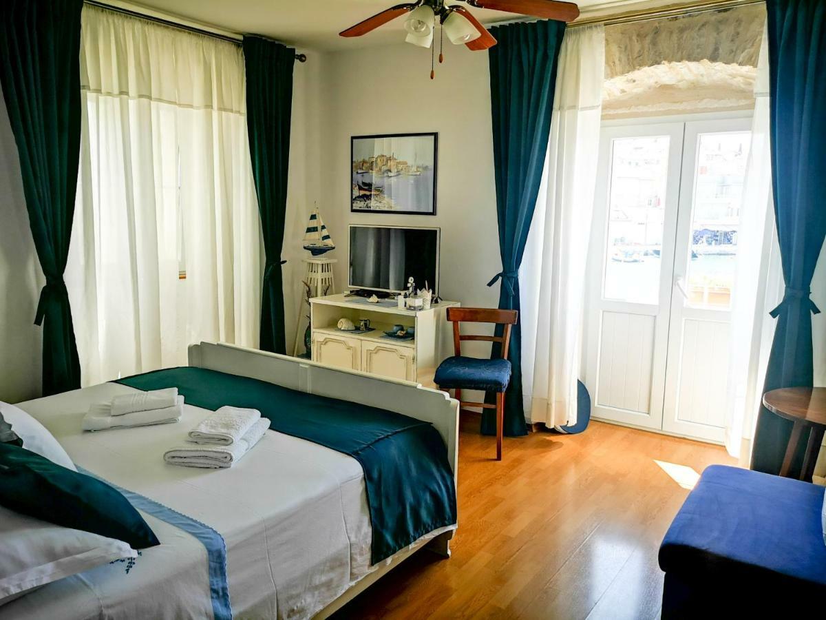 Apartamento Castel Nonna Franka Sutivan Exterior foto